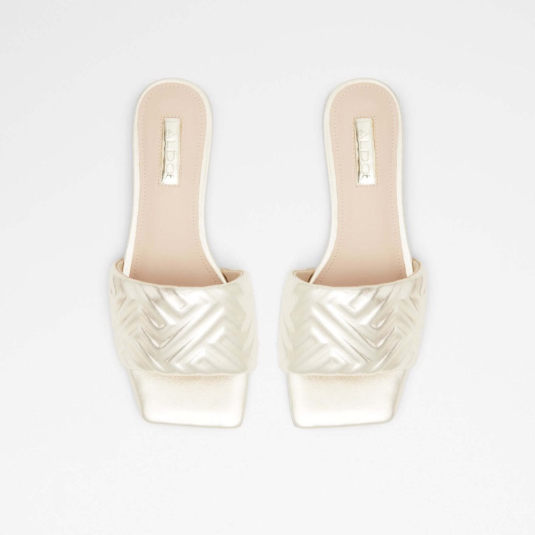 Moda Aldo Cleona Oro