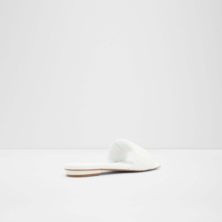 Moda Blanca Cleona Aldo