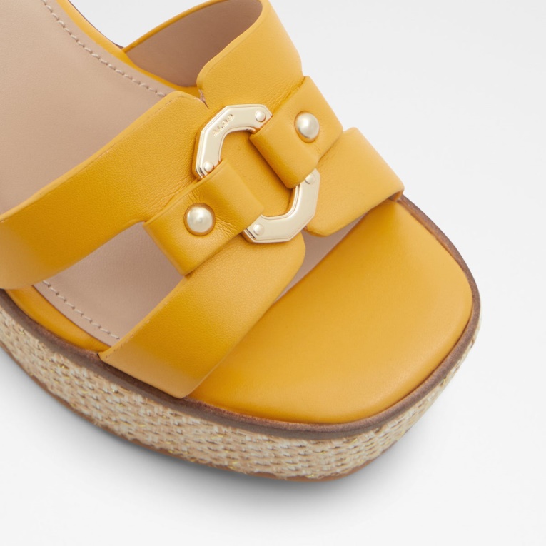 Moda Amarilla Aldo Onan