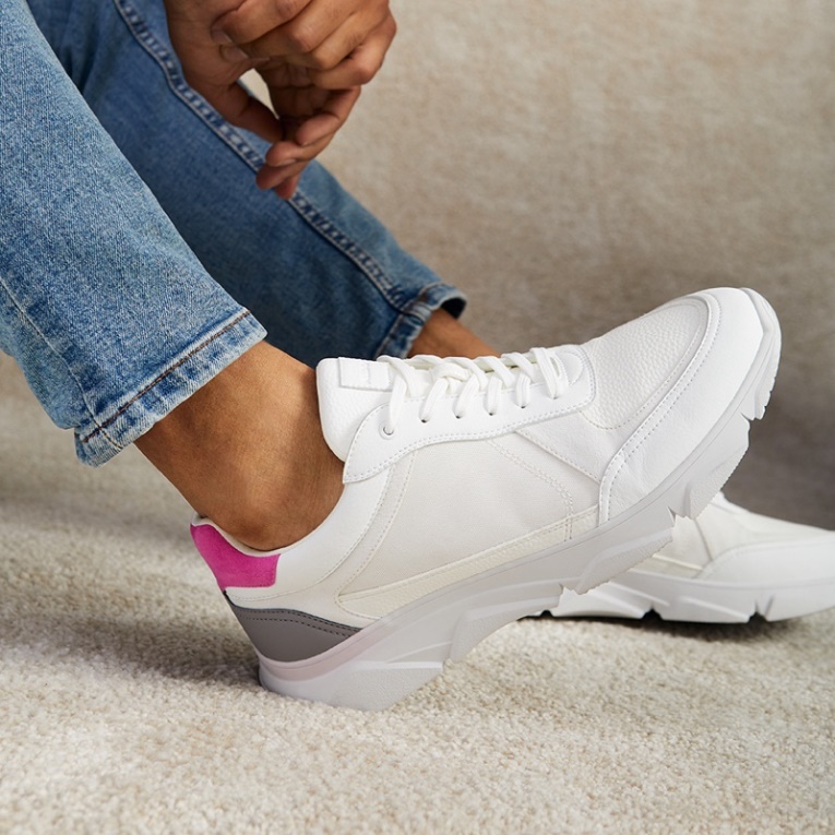 Moda Blanca Aldo Bradd