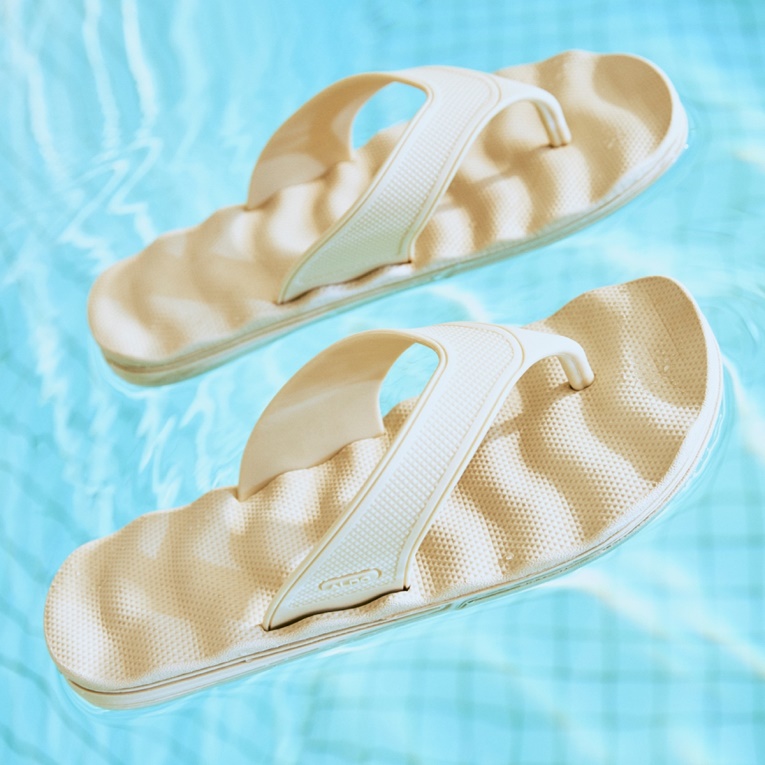 Haciendo Flip Flops Fashion Aldo Bone