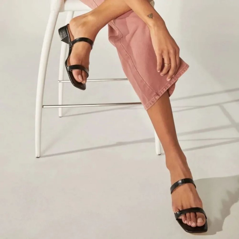 Sandalias De Tacón Bajo En Bloque Para Mujer De Aldo Biliwen De Color Negro A La Moda