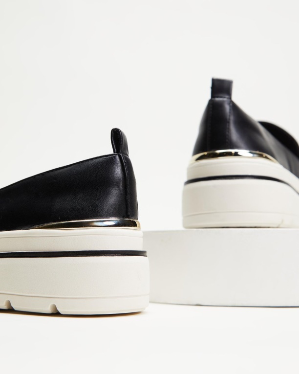 Moda Negro Banessi Aldo