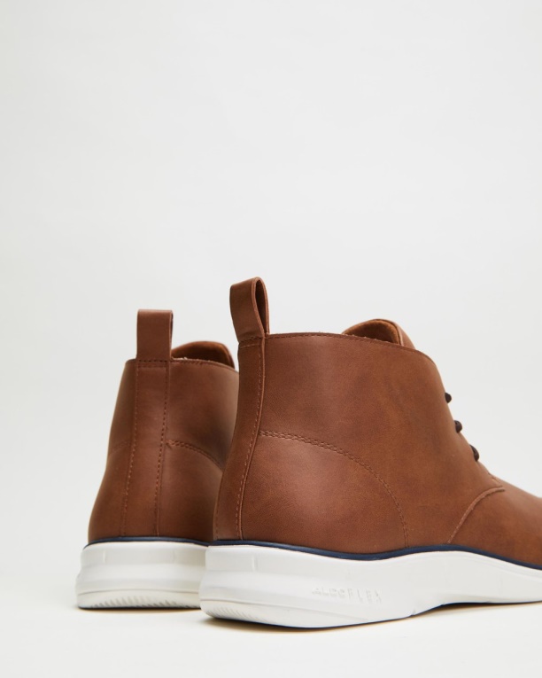 Namibi Hombre Coñac Aldo Moda